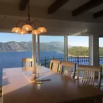 The View ****