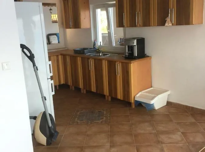 The View **** Apartman *