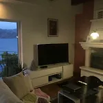 The View **** * Račišće