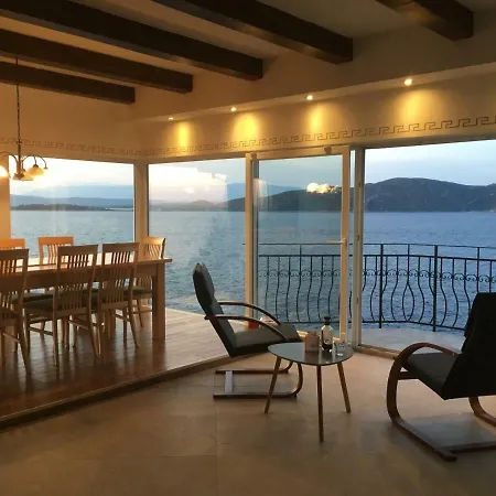 The View **** Apartment